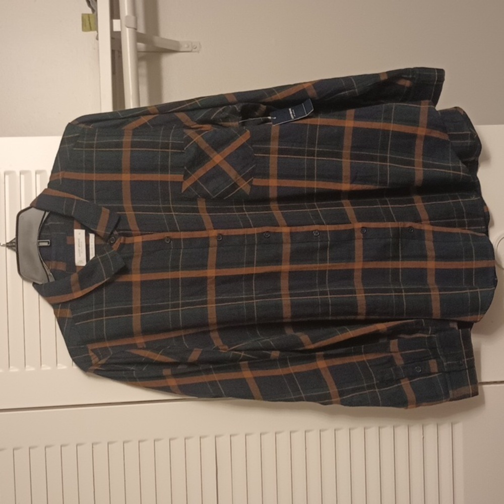 A Woman's XL  Plaid Shirt